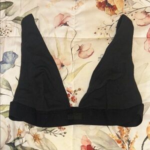 Skims Women's Intimate Bralette. Black. Size 2x.